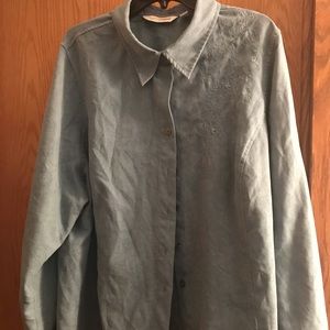 Soft by Avenue Button down blouse 26/28